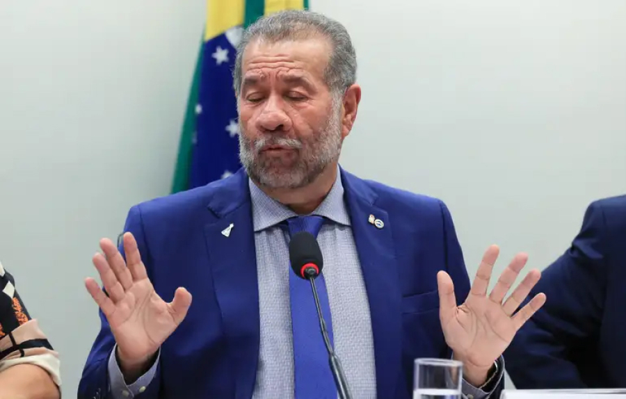 PDT rompe com governo Lula após saída de Lupi e adota postura de independência